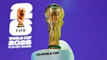 Mapa de Europa con iconos de regulación y balón de fútbol Mundial 2026